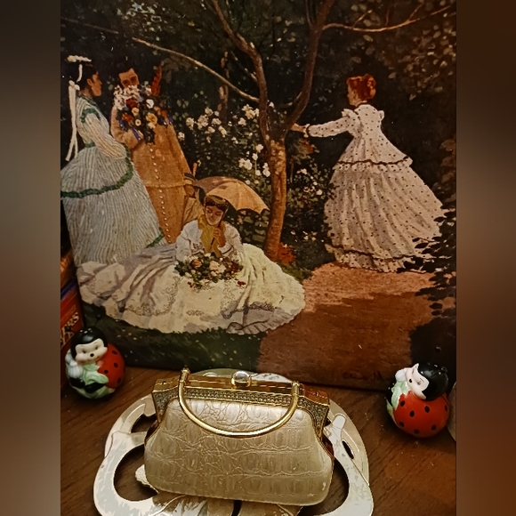 🐊Vicenza Clutch Embossed 👝 👛 Rhinestone Metallic,Elegant Purse.🎁 💝 - Picture 5 of 13